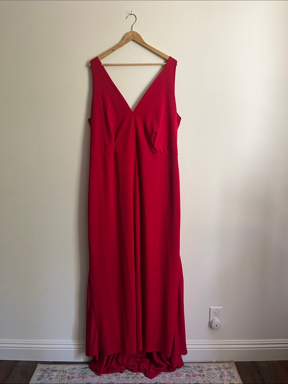 Red V-Neck Sleeveless Maxi Dress